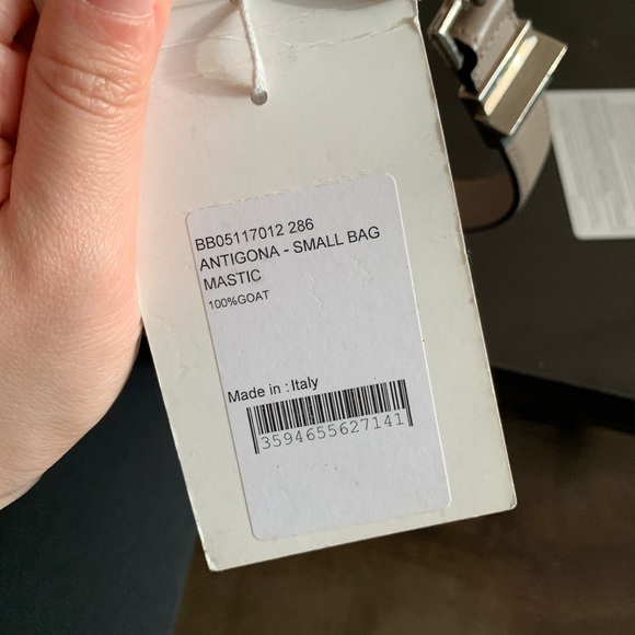 Givenchy Sugar 100% goatskin Small Antigona - Picture 7 of 8